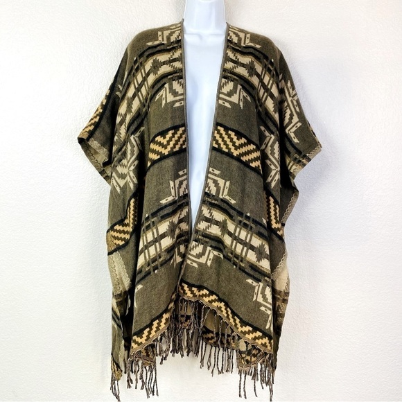 Classic Southwestern Aztec Poncho Wrap Sweater OS - Picture 3 of 8